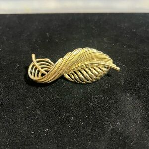 Gold-Toned Leaf Brooch